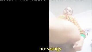 شرموطة هايجة تنيك كسها بخيارة في الحمام سكس نودز مصري